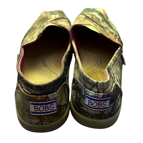 Bobs camo slip on with pink accents US size 10 - Picture 4 of 8